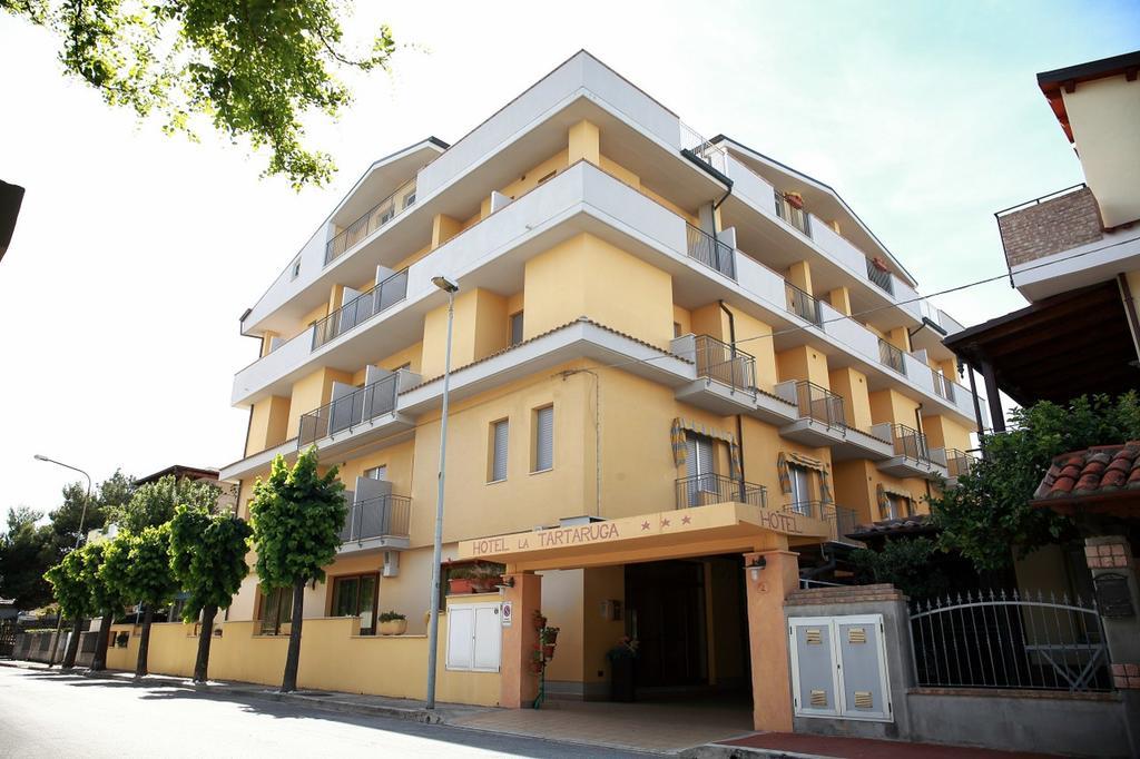 Hotel La Tartaruga Roseto Degli Abruzzi Exterior foto